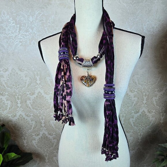 Very Moda Purple Animal Print Scarf Necklace Jewelry Multiple Ways to Style NWT - Picture 5 of 15